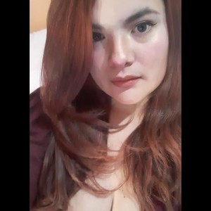 Mia_sw naked before webcam in live porn chat