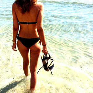 MicroBunny naked before webcam in live porn chat