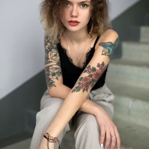 Miss_Catrice naked before webcam in live porn chat