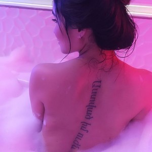 NaishaFerreir naked before webcam in live porn chat