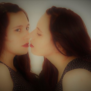 Nati_Squirt4U naked before webcam in live porn chat