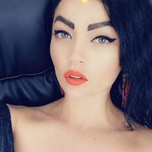 Naty_Precious naked before webcam in live porn chat