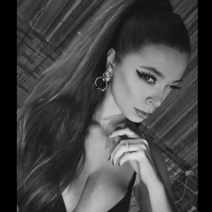 No_bo_dy naked before webcam in live porn chat