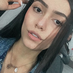 Pia_tn naked before webcam in live porn chat