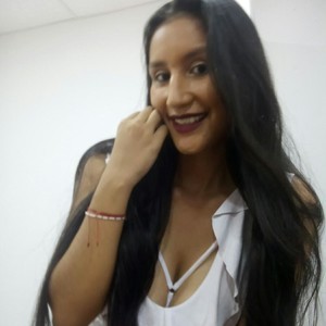 Rosse_sweet naked before webcam in live porn chat