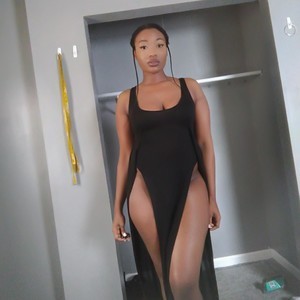 Sade_Okono naked before webcam in live porn chat