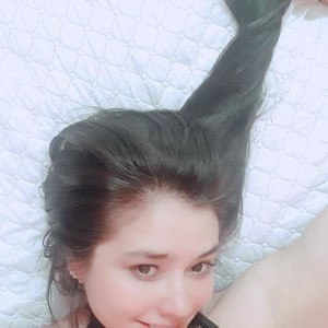 Salomesweet69 naked before webcam in live porn chat