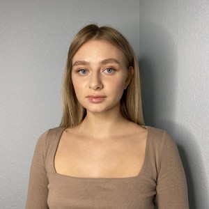 SeniseMorel naked before webcam in live porn chat