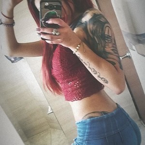 Shanelle_fire naked before webcam in live porn chat