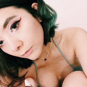 SonyaSparkle naked before webcam in live porn chat