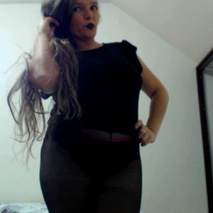 squirtx_hott naked before webcam in live porn chat