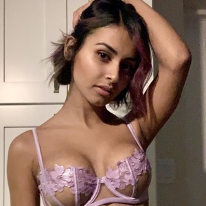 Stacy_x3 naked before webcam in live porn chat
