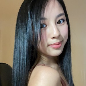 Stephanie naked before webcam in live porn chat