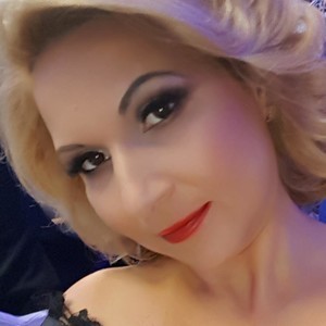 sweetylisaxxx naked before webcam in live porn chat