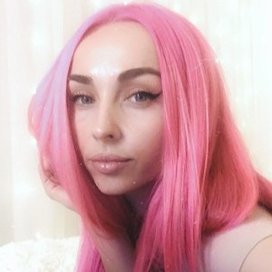 Tsu_Naa_Mi naked before webcam in live porn chat