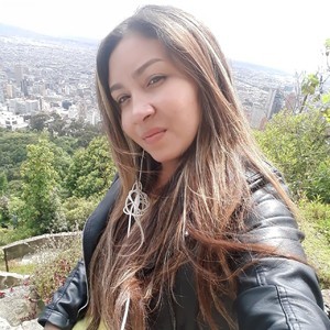 Velarosa naked before webcam in live porn chat