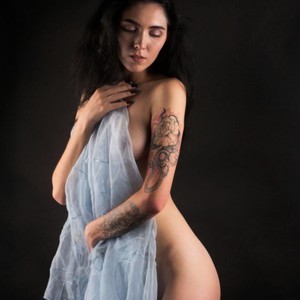 WendySharon naked before webcam in live porn chat
