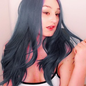 wetkittycum naked before webcam in live porn chat