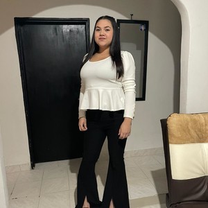 Xophi_velez naked before webcam in live porn chat
