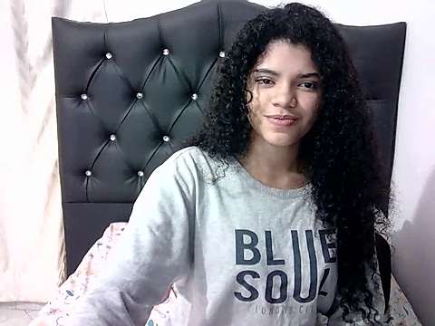 albaricoquehott naked stripping on cam for live sex video chat