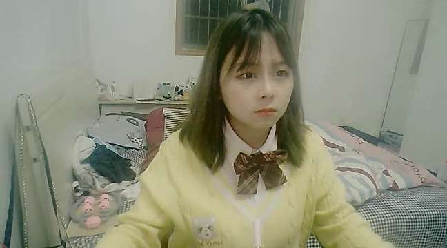 Aliceye naked stripping on cam for live sex video chat