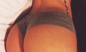 Aly_Ravennx naked before webcam in live video chat