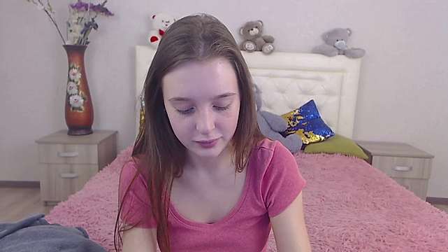 AveLiaa naked stripping on cam for live sex video chat