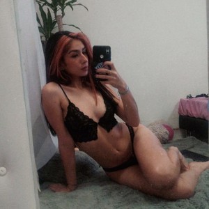 Beck__jones naked before webcam in live video chat