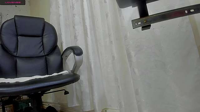 bella_esmeralda naked stripping on cam for live sex video chat