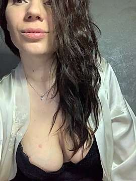 blueberru naked stripping on cam for live sex video chat