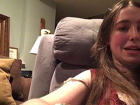 Cleobella_xxx naked stripping on cam for live sex video chat
