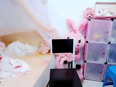 Cute_Cute naked stripping on cam for live sex video chat