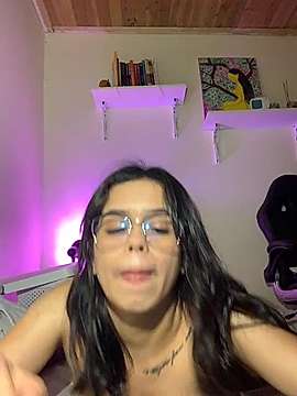 cutekelly naked stripping on cam for live sex video chat