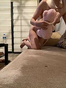 derin19 naked stripping on cam for live sex video chat