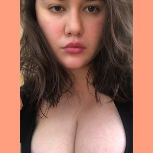 dragonfly95 naked before webcam in live video chat