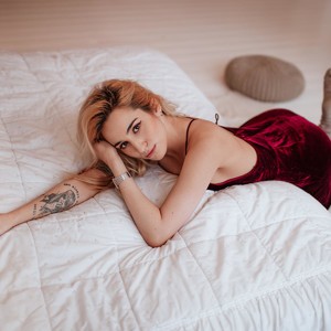 DZHESIKA_P naked before webcam in live video chat