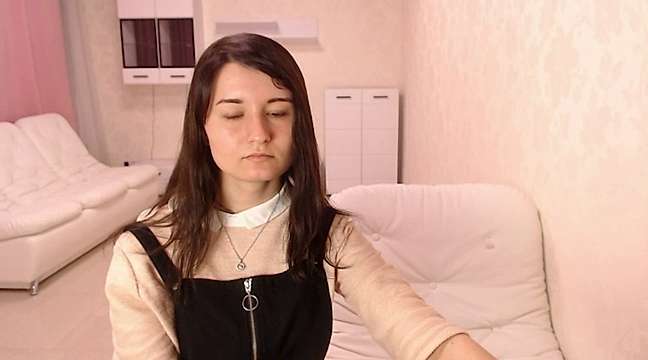 ElizabethAn7 naked stripping on cam for live sex video chat