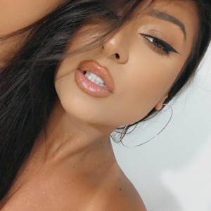 EXQUISITE30 naked before webcam in live video chat