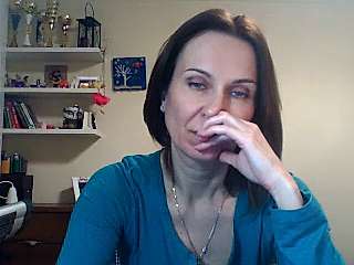 FoxySienna naked stripping on cam for live sex video chat