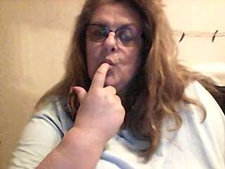 geilemilf naked stripping on cam for live sex video chat