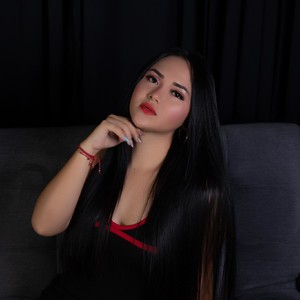 Heidy_Hart naked before webcam in live video chat