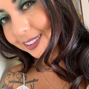 Jackie325 naked before webcam in live video chat