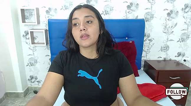 Jadecarterr naked stripping on cam for live sex video chat