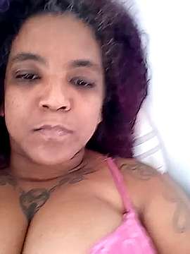ladyluci naked stripping on cam for live sex video chat