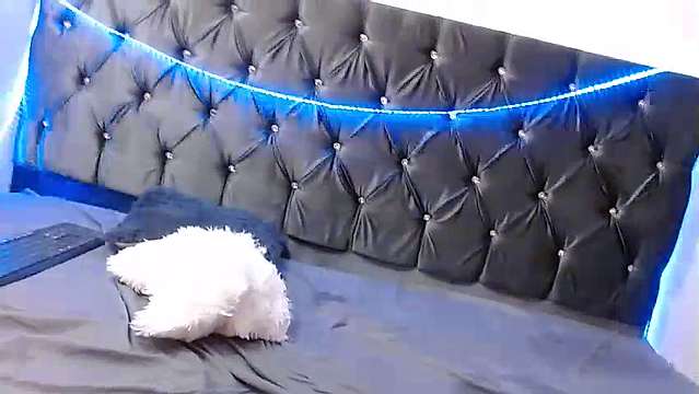 Leo_and_minnie naked stripping on cam for live sex video chat