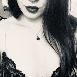 LittleAmandin naked before webcam in live video chat