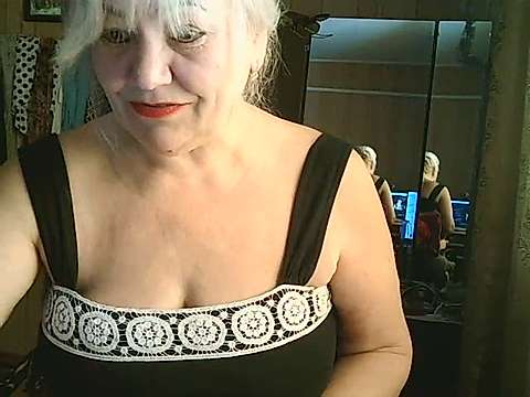 LoriMia naked stripping on cam for live sex video chat