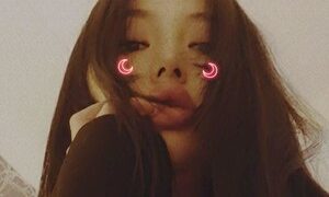 macaroonie naked before webcam in live video chat