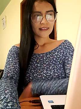 Manelik_ naked stripping on cam for live sex video chat