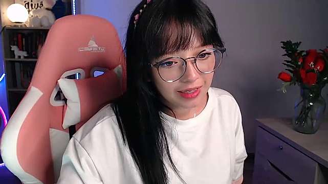 Maru_Maru_ naked stripping on cam for live sex video chat